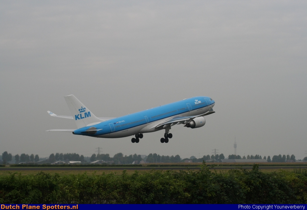 PH-AOL Airbus A330-200 KLM Royal Dutch Airlines by Youneverberry
