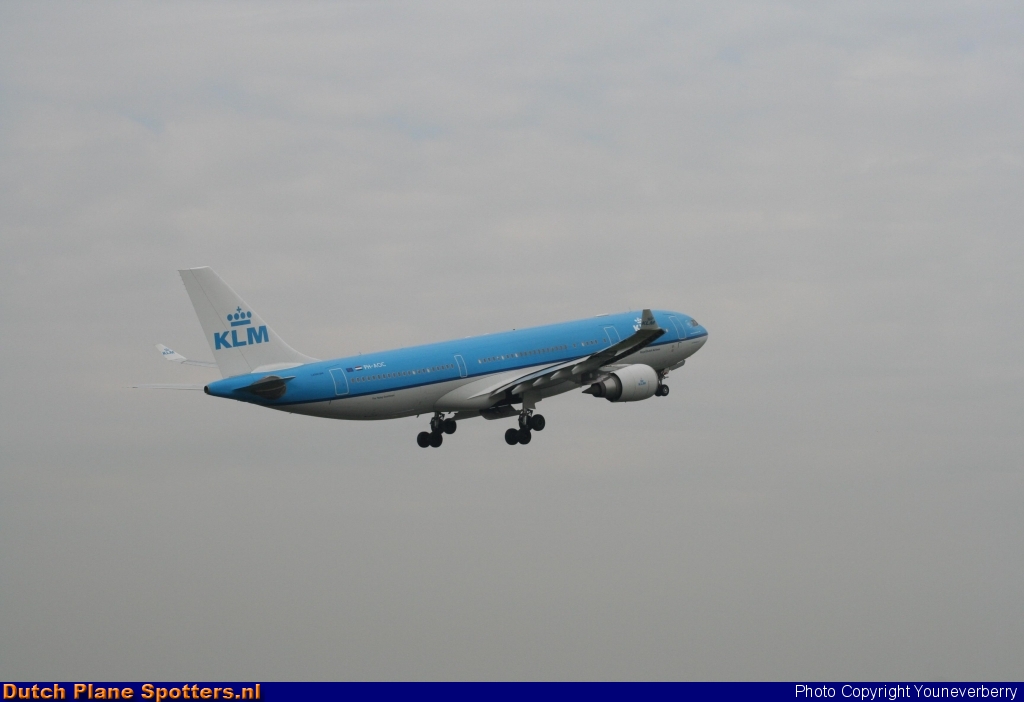 PH-AOC Airbus A330-200 KLM Royal Dutch Airlines by Youneverberry