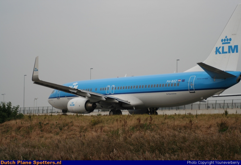 PH-BXZ Boeing 737-800 KLM Royal Dutch Airlines by Youneverberry