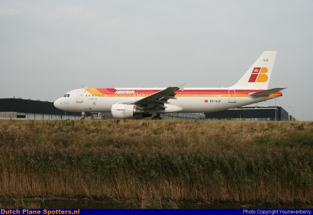 EC-ILS Airbus A320 Iberia by Youneverberry