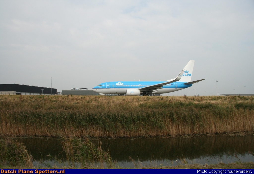 PH-BGD Boeing 737-700 KLM Royal Dutch Airlines by Youneverberry