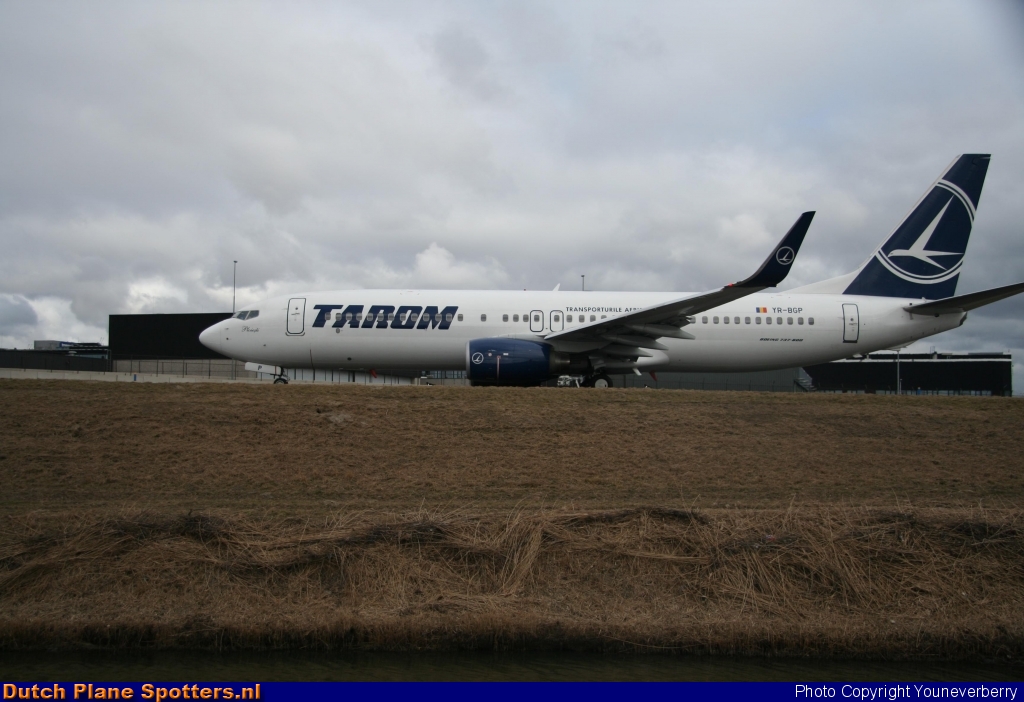 YR-BGP Boeing 737-800 TAROM by Youneverberry