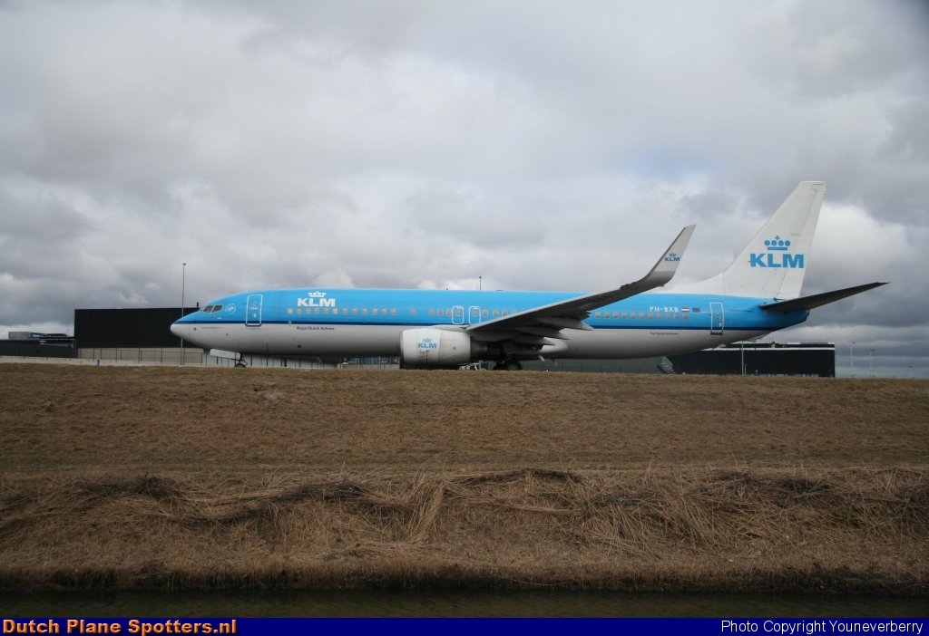 PH-BXB Boeing 737-800 KLM Royal Dutch Airlines by Youneverberry