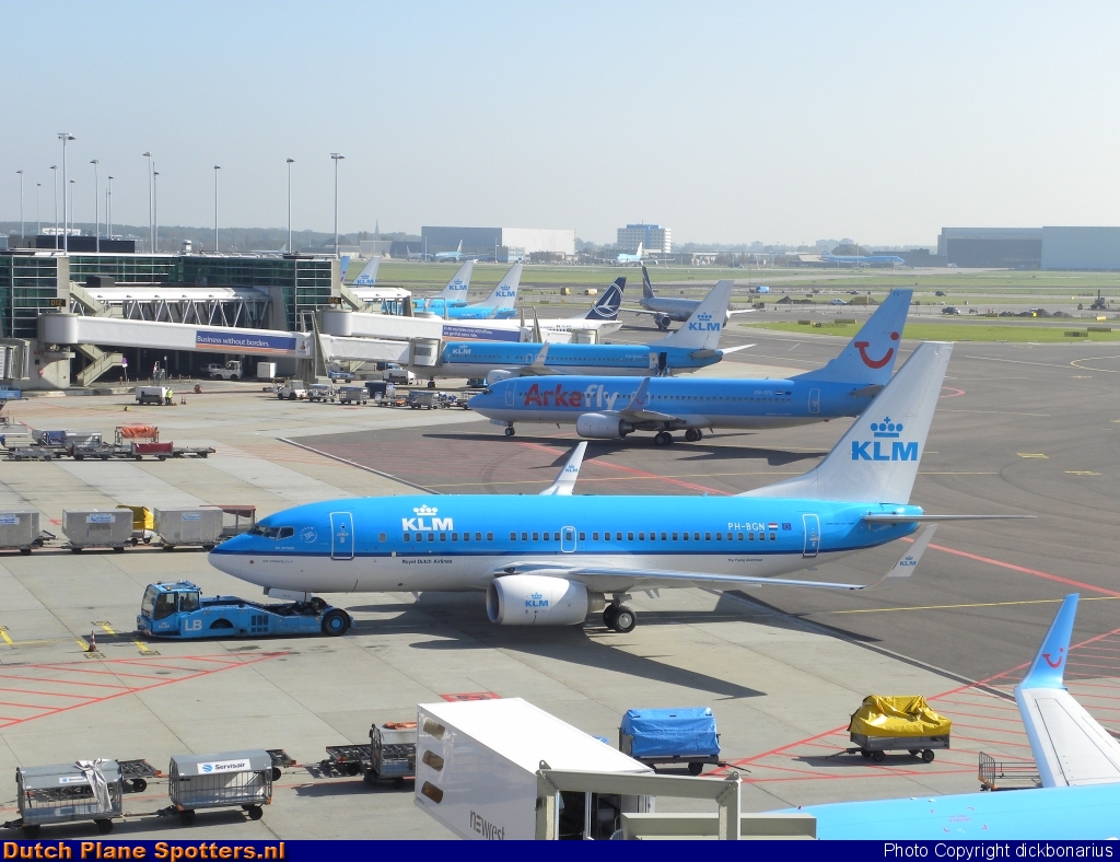 PH-BGN Boeing 737-700 KLM Royal Dutch Airlines by dickbonarius
