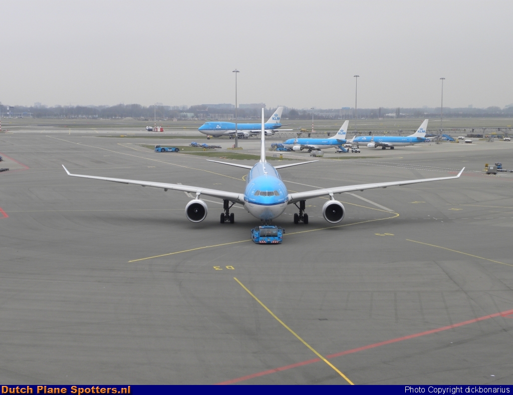 PH-AOF Airbus A330-200 KLM Royal Dutch Airlines by dickbonarius