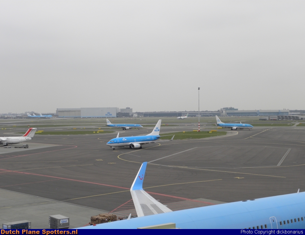 PH-BGX Boeing 737-700 KLM Royal Dutch Airlines by dickbonarius