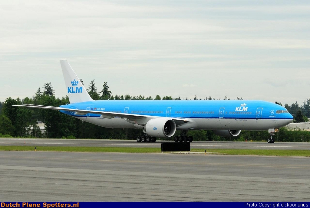 PH-BVG Boeing 777-300 KLM Royal Dutch Airlines by dickbonarius