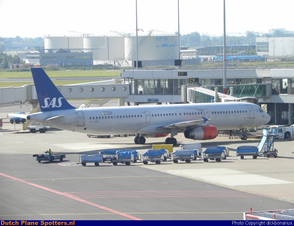 OY-KBE Airbus A321 SAS Scandinavian Airlines by dickbonarius