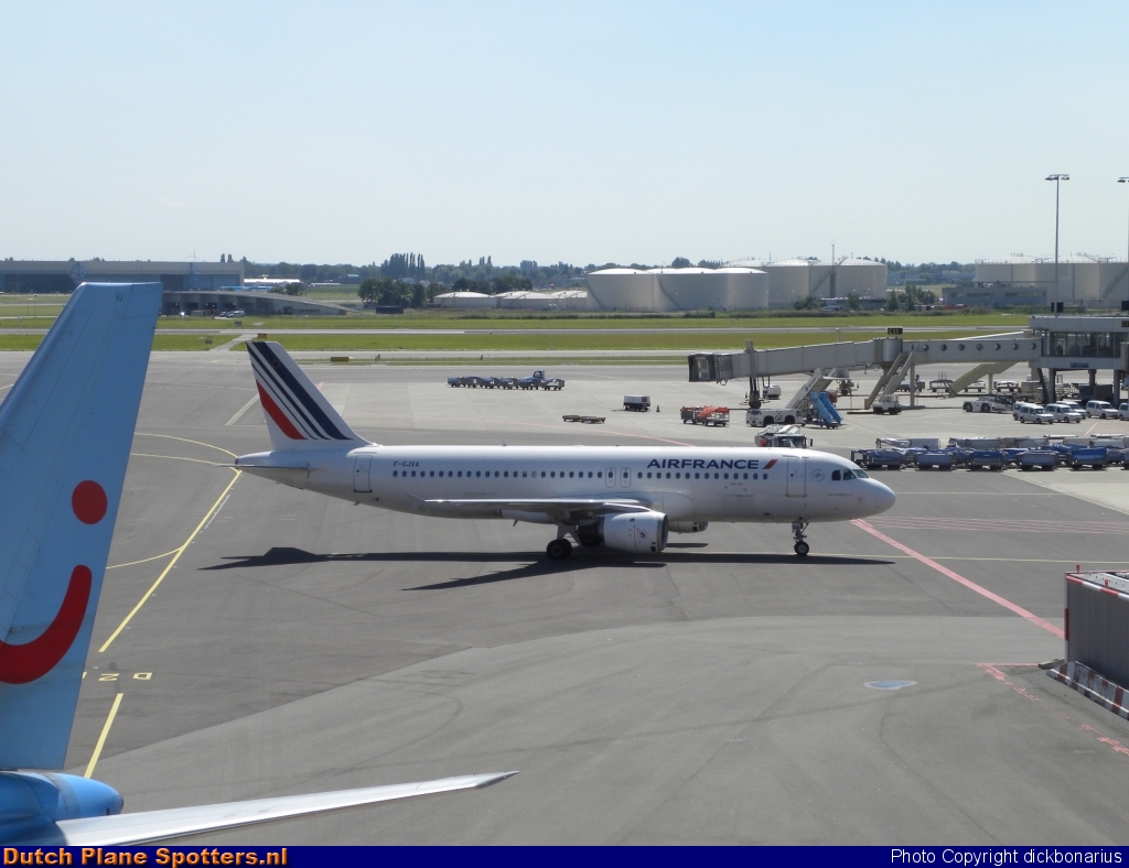 F-GJVA Airbus A320 Air France by dickbonarius