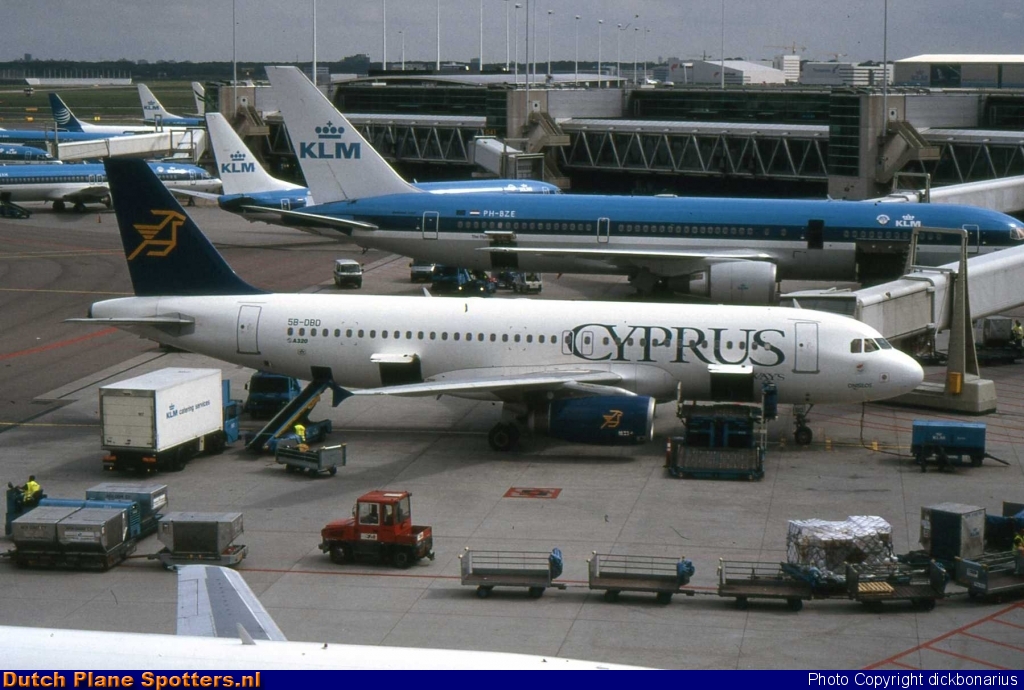 5B-DBD Airbus A320 Cyprus Airways by dickbonarius