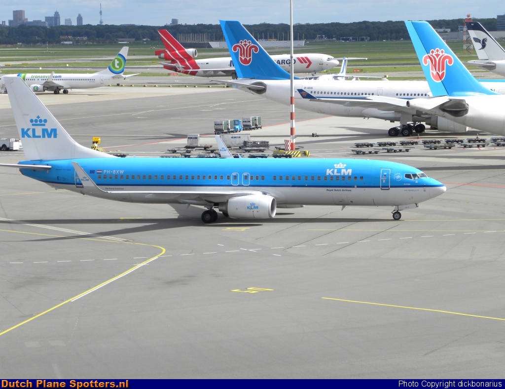 PH-BXW Boeing 737-800 KLM Royal Dutch Airlines by dickbonarius