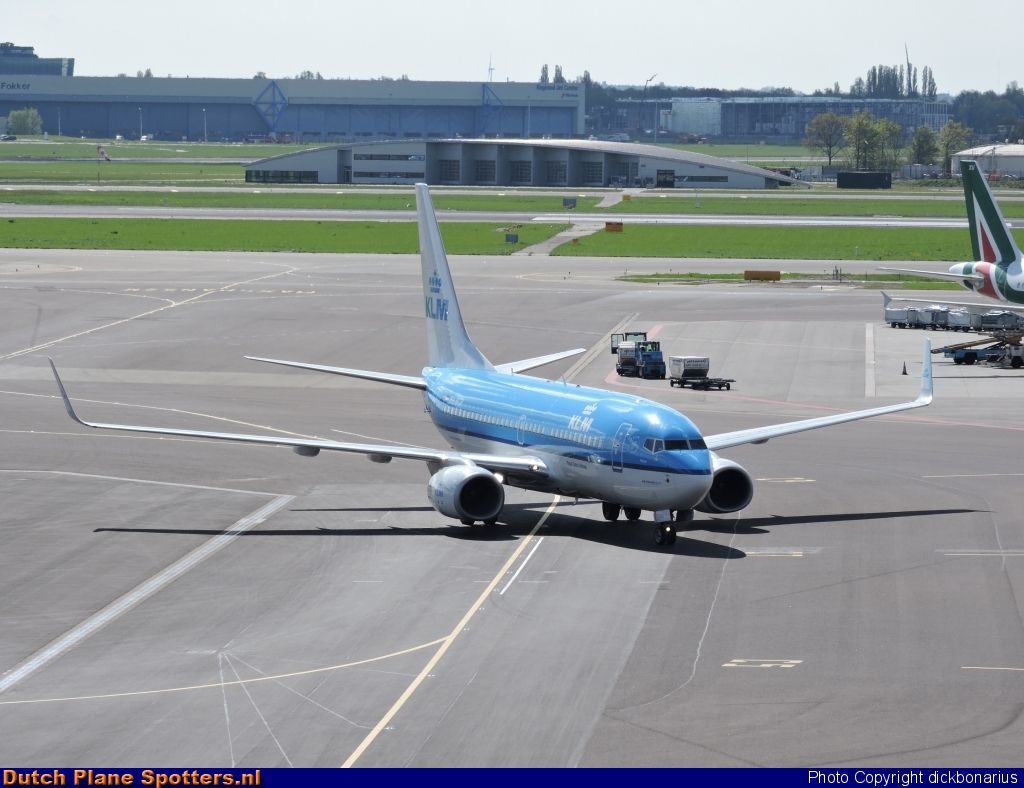 PH-BGP Boeing 737-700 KLM Royal Dutch Airlines by dickbonarius