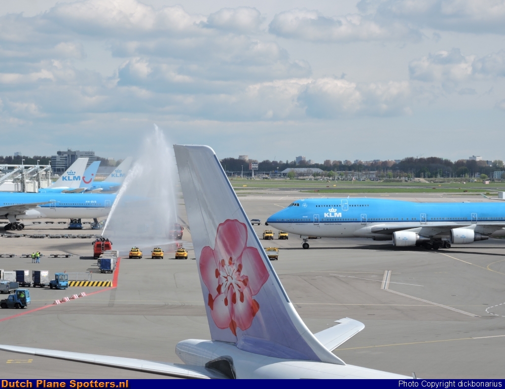 PH-BFN Boeing 747-400 KLM Royal Dutch Airlines by dickbonarius