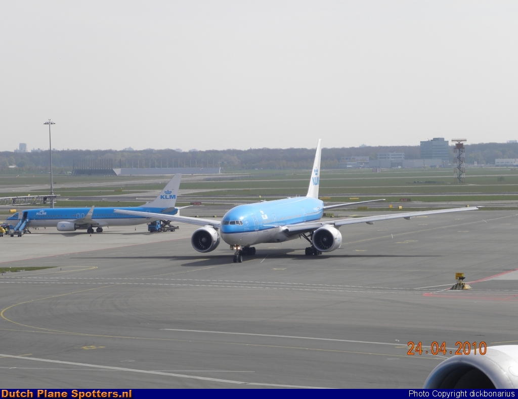 PH-BQF Boeing 777-200 KLM Royal Dutch Airlines by dickbonarius