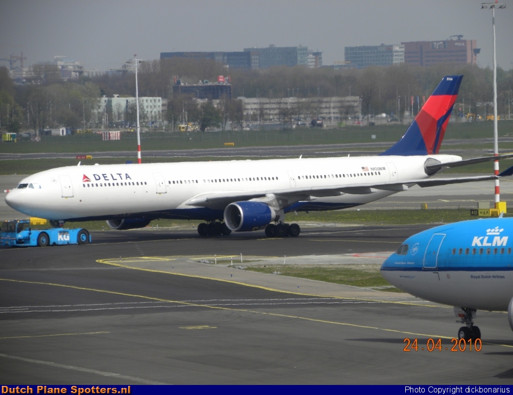 N820NW Airbus A330-300 Delta Airlines by dickbonarius