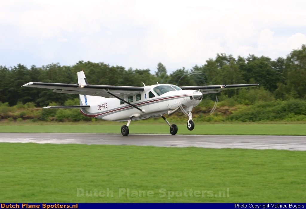 OO-FFB Cessna 208 Super Cargomaster Paracentrum Vlaanderen by Mathieu Bogers
