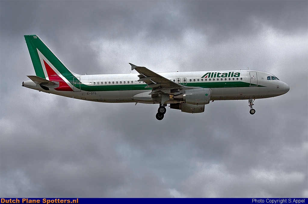 EI-DTG Airbus A320 Alitalia by S.Appel