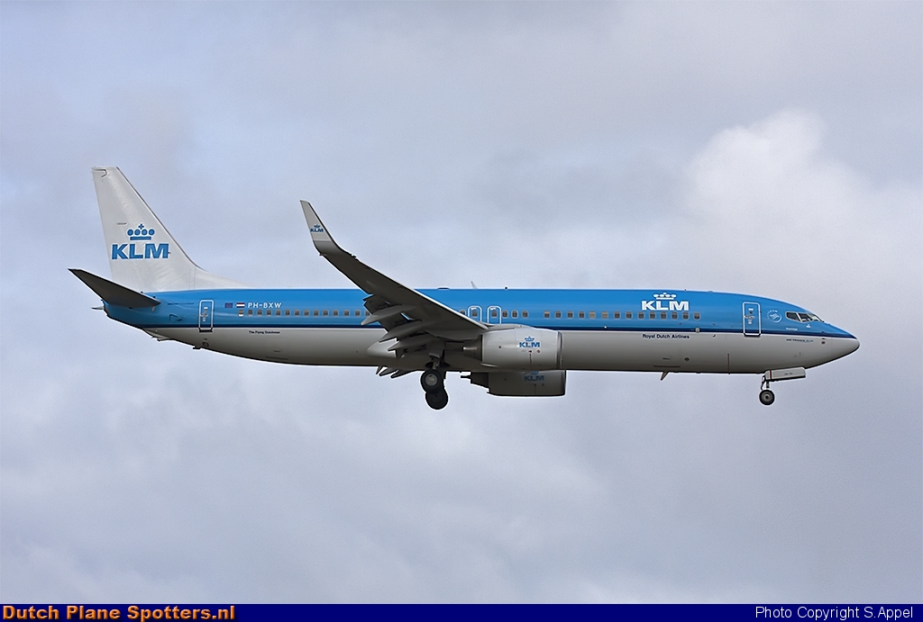 PH-BXW Boeing 737-800 KLM Royal Dutch Airlines by S.Appel