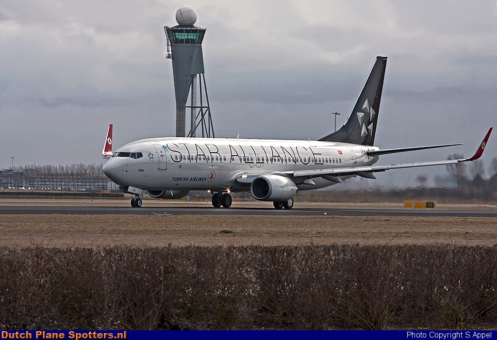 TC-JFH Boeing 737-800 Turkish Airlines by S.Appel