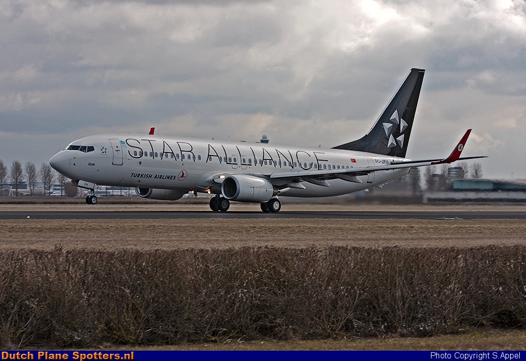 TC-JFH Boeing 737-800 Turkish Airlines by S.Appel
