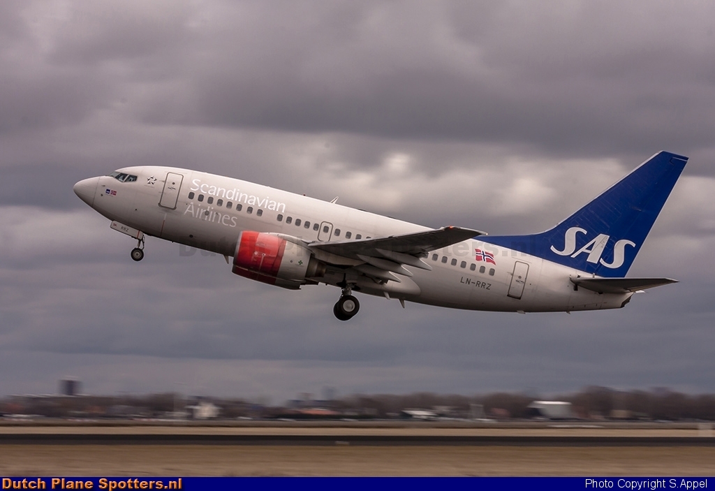 LN-RRZ Boeing 737-600 SAS Scandinavian Airlines by S.Appel