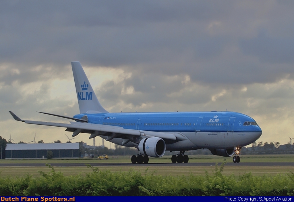 PH-AOL Airbus A330-200 KLM Royal Dutch Airlines by S.Appel