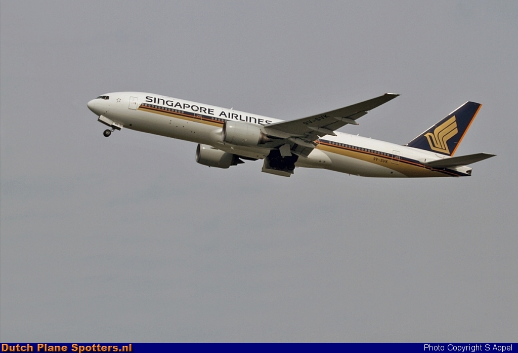 9V-SVK Boeing 777-200 Singapore Airlines by S.Appel