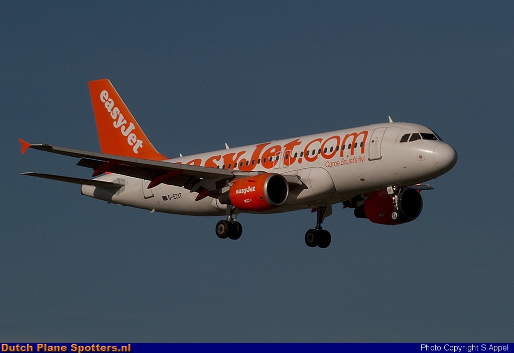 G-EZIT Airbus A319 easyJet by S.Appel