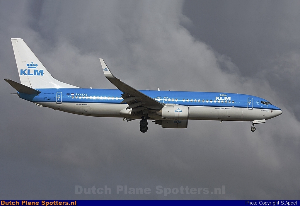PH-BXE Boeing 737-800 KLM Royal Dutch Airlines by S.Appel