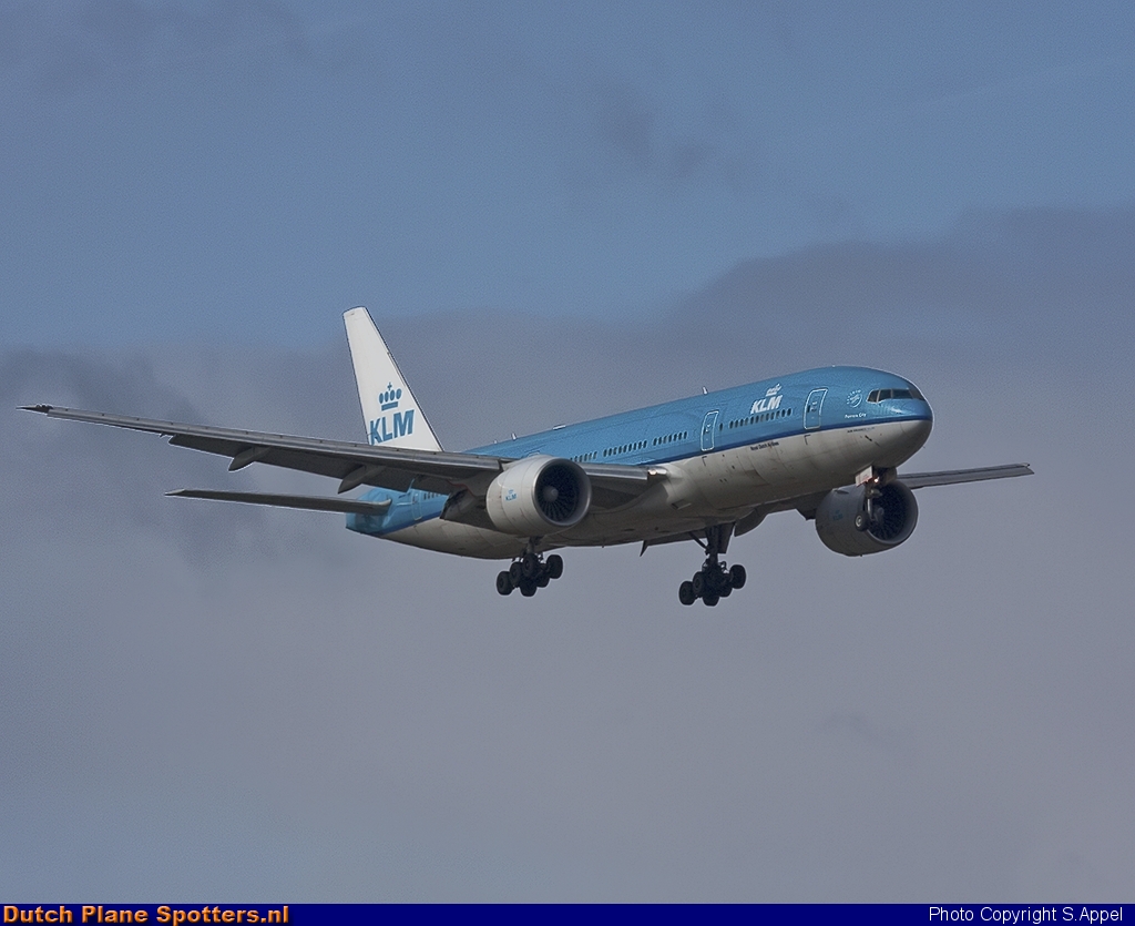 PH-BQF Boeing 777-200 KLM Royal Dutch Airlines by S.Appel