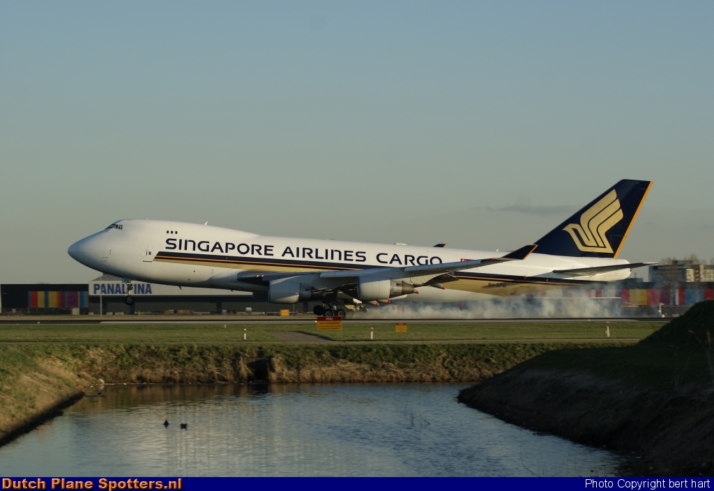 9V-SFG Boeing 747-400 Singapore Airlines Cargo by bert hart