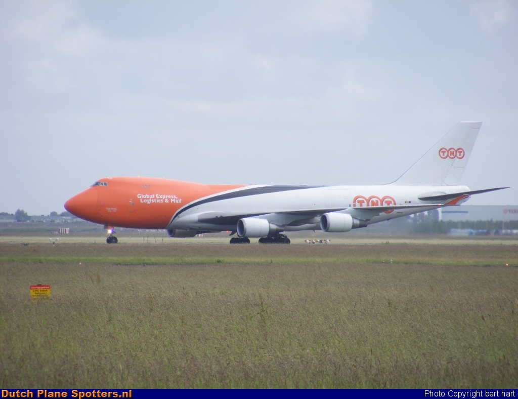 OO-THA Boeing 747-400 TNT Airways by bert hart
