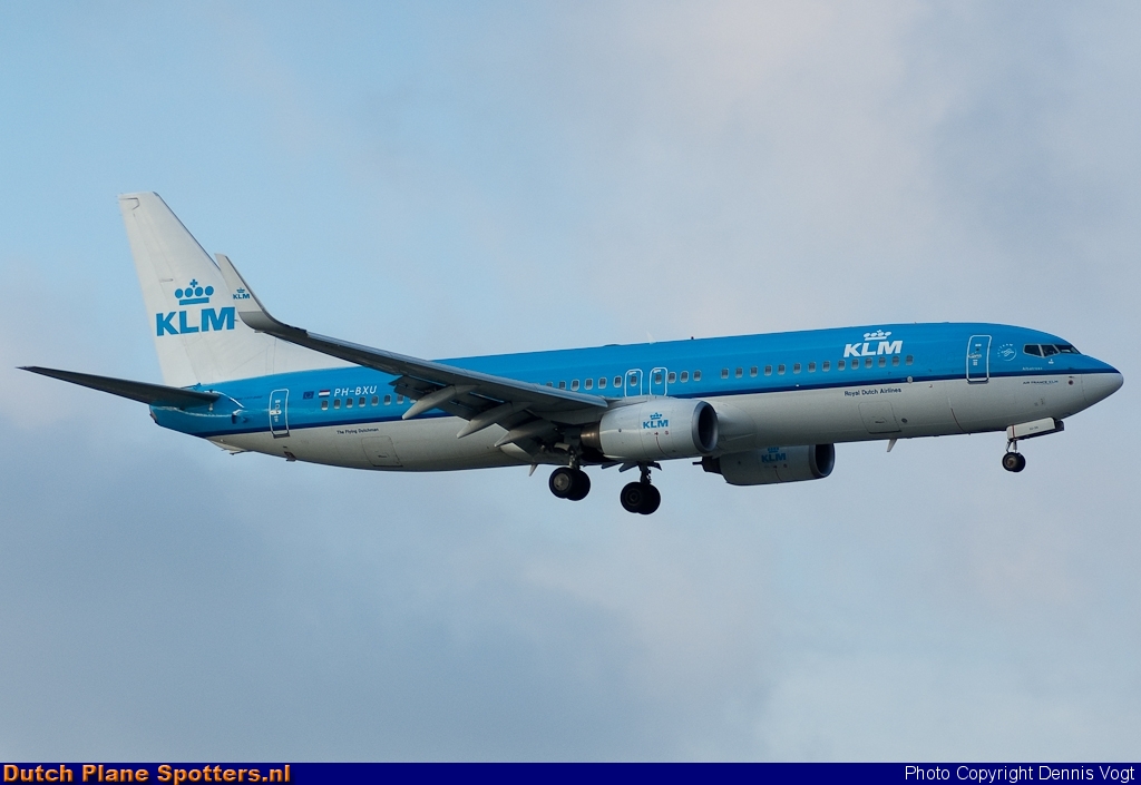 PH-BXU Boeing 737-800 KLM Royal Dutch Airlines by Dennis Vogt