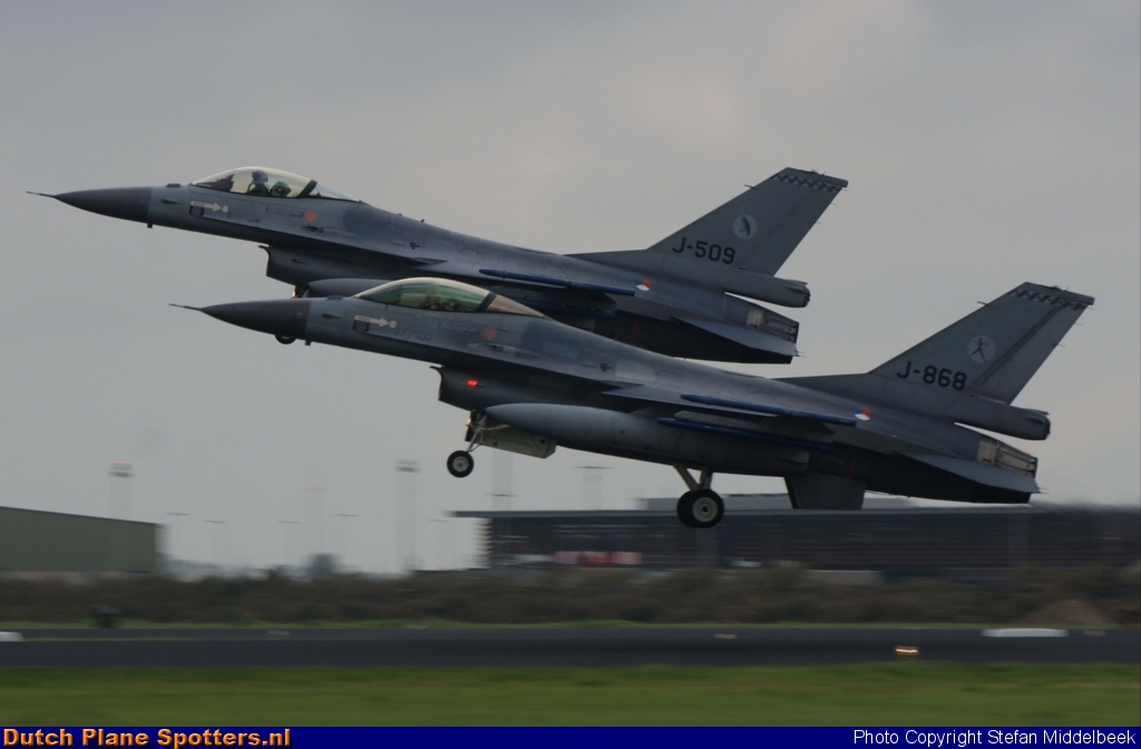 J-868 General Dynamics F-16 Fighting Falcon MIL - Dutch Royal Air Force by Stefan Middelbeek