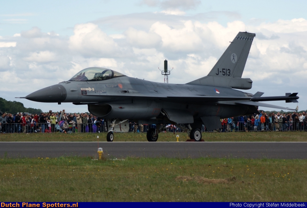 J-513 General Dynamics F-16 Fighting Falcon MIL - Dutch Royal Air Force by Stefan Middelbeek
