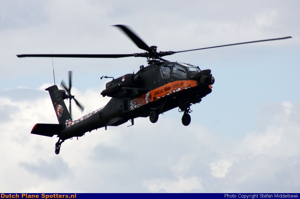 Q-19 Boeing AH-64 Apache MIL - Dutch Royal Air Force by Stefan Middelbeek