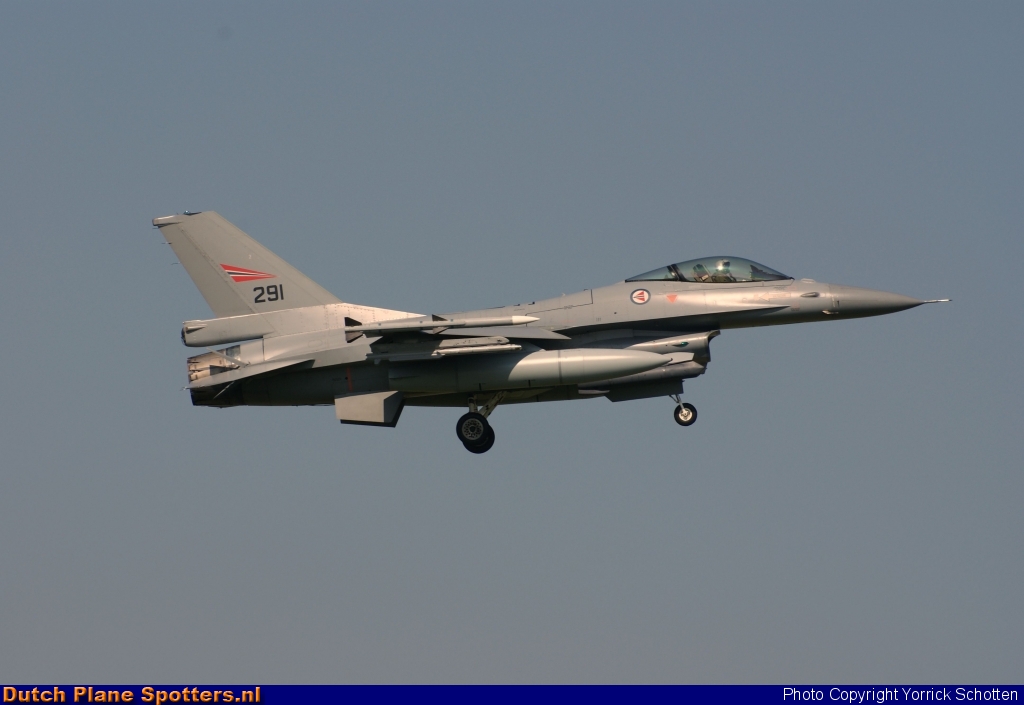 291 General Dynamics F-16 Fighting Falcon MIL - Norway Royal Air Force by Yorrick Schotten