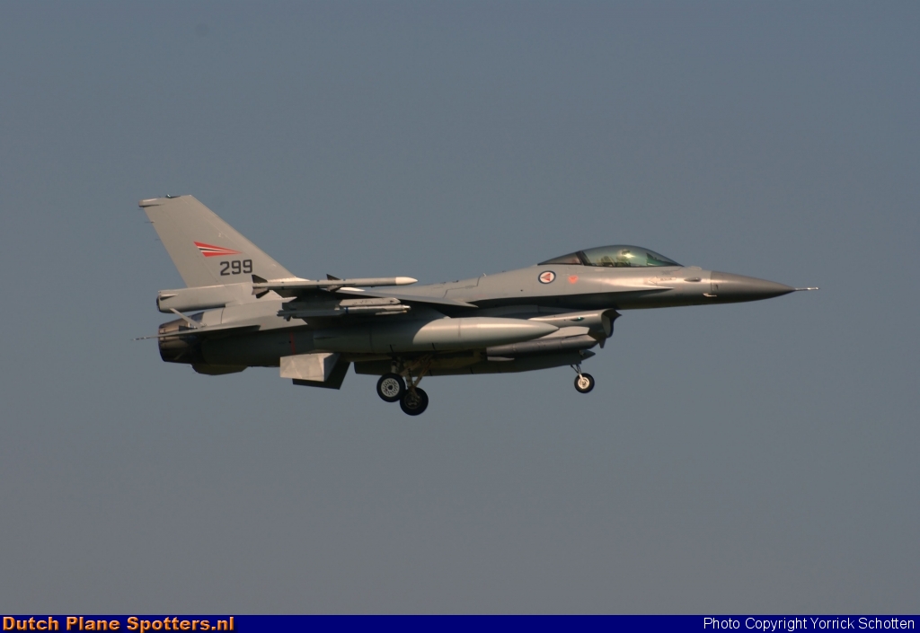 299 General Dynamics F-16 Fighting Falcon MIL - Norway Royal Air Force by Yorrick Schotten