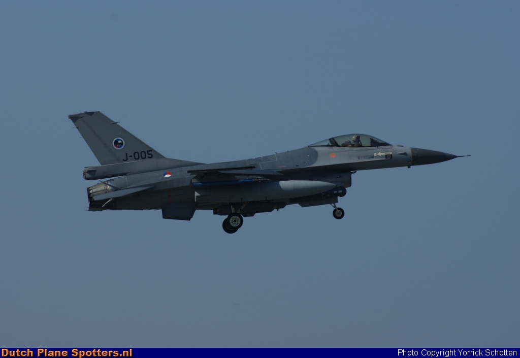 J-005 General Dynamics F-16 Fighting Falcon MIL - Dutch Royal Air Force by Yorrick Schotten