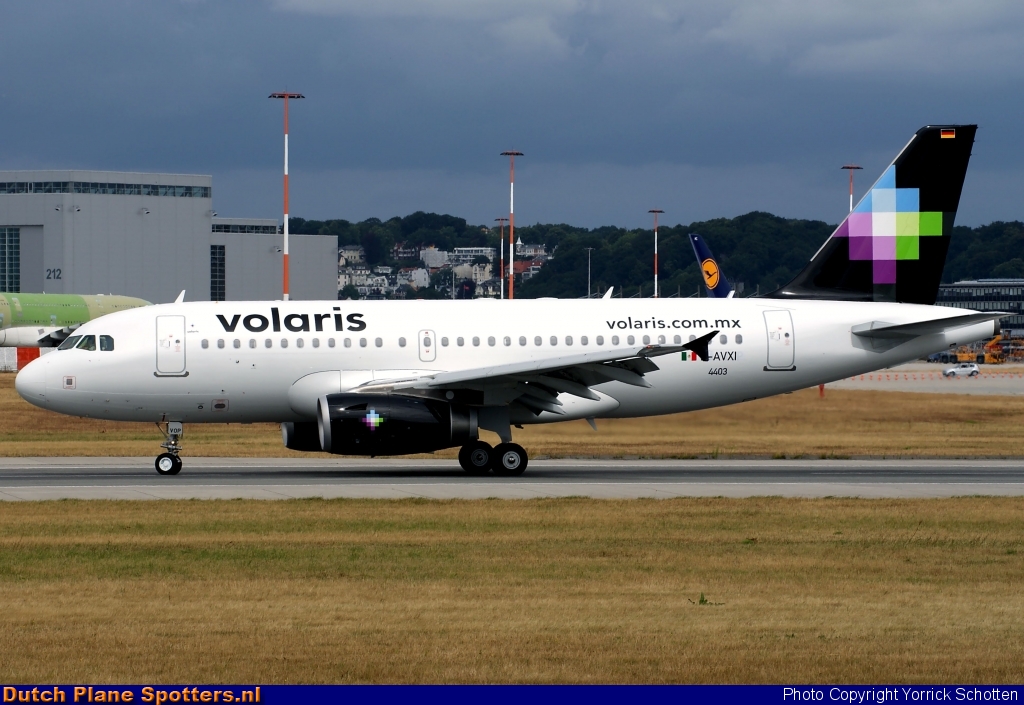 XA-VOP Airbus A319 Volaris by Yorrick Schotten