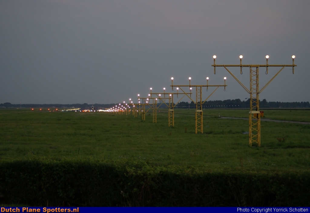 EHAM Airport Runway by Yorrick Schotten