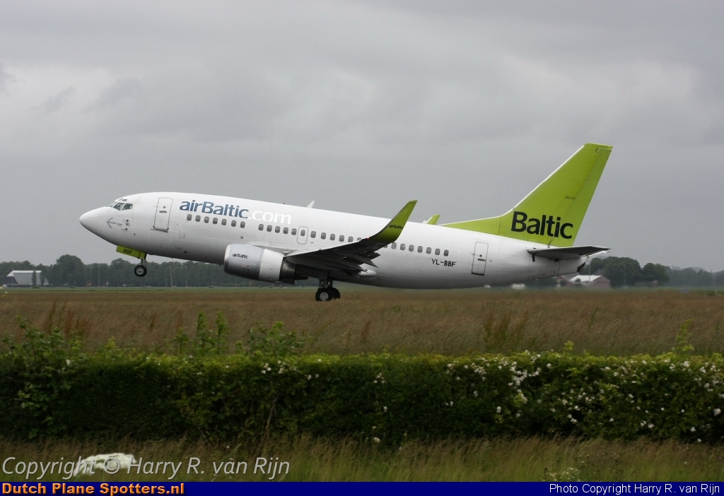 YL-BBF Boeing 737-500 Air Baltic by Harry R. van Rijn