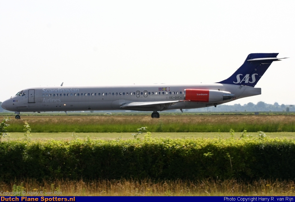 SE-DIC McDonnell Douglas MD-87 SAS Scandinavian Airlines by Harry R. van Rijn