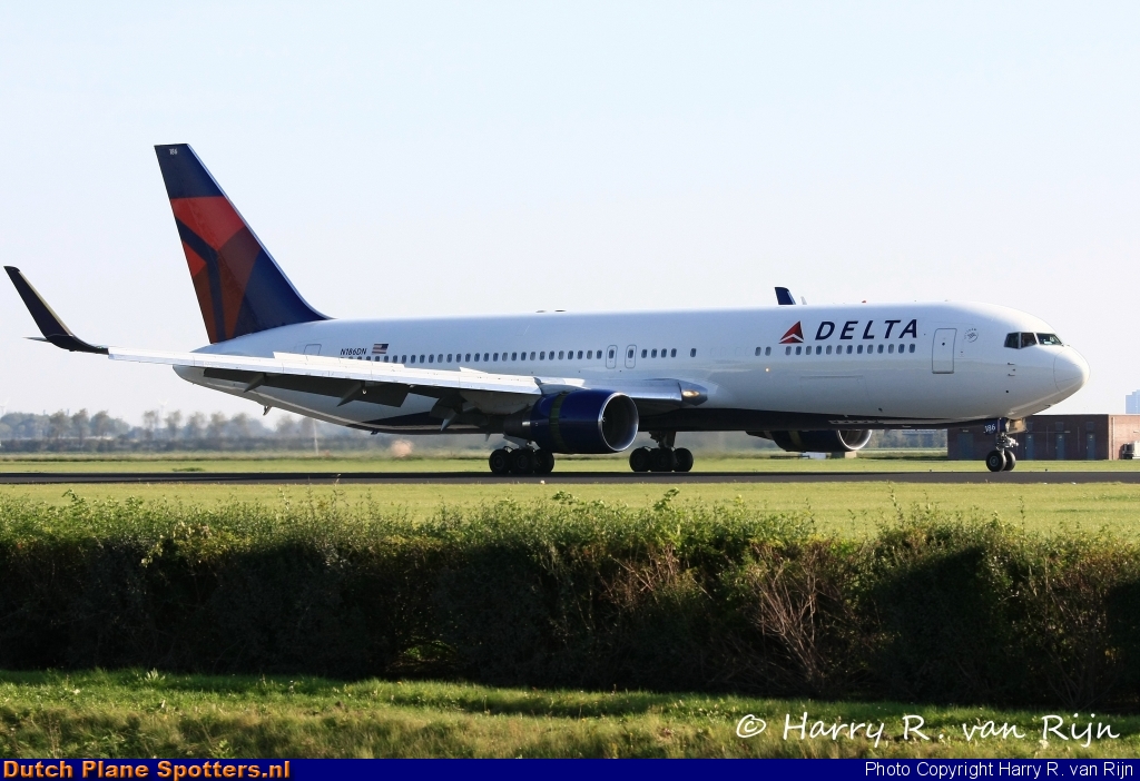 N186DN Boeing 767-300 Delta Airlines by Harry R. van Rijn