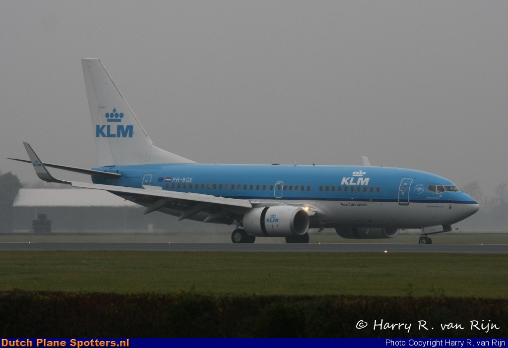 PH-BGE Boeing 737-700 KLM Royal Dutch Airlines by Harry R. van Rijn