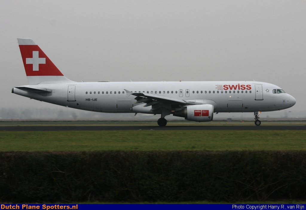 HB-IJE Airbus A320 Swiss International Air Lines by Harry R. van Rijn