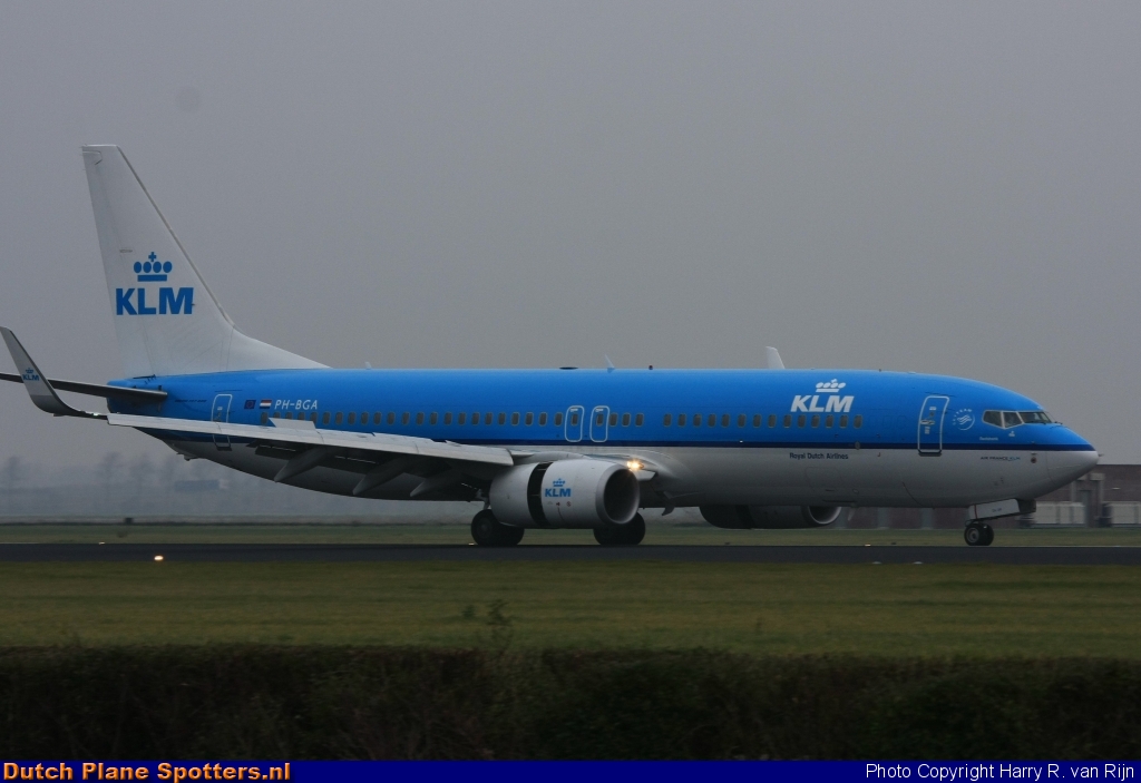 PH-BGA Boeing 737-800 KLM Royal Dutch Airlines by Harry R. van Rijn