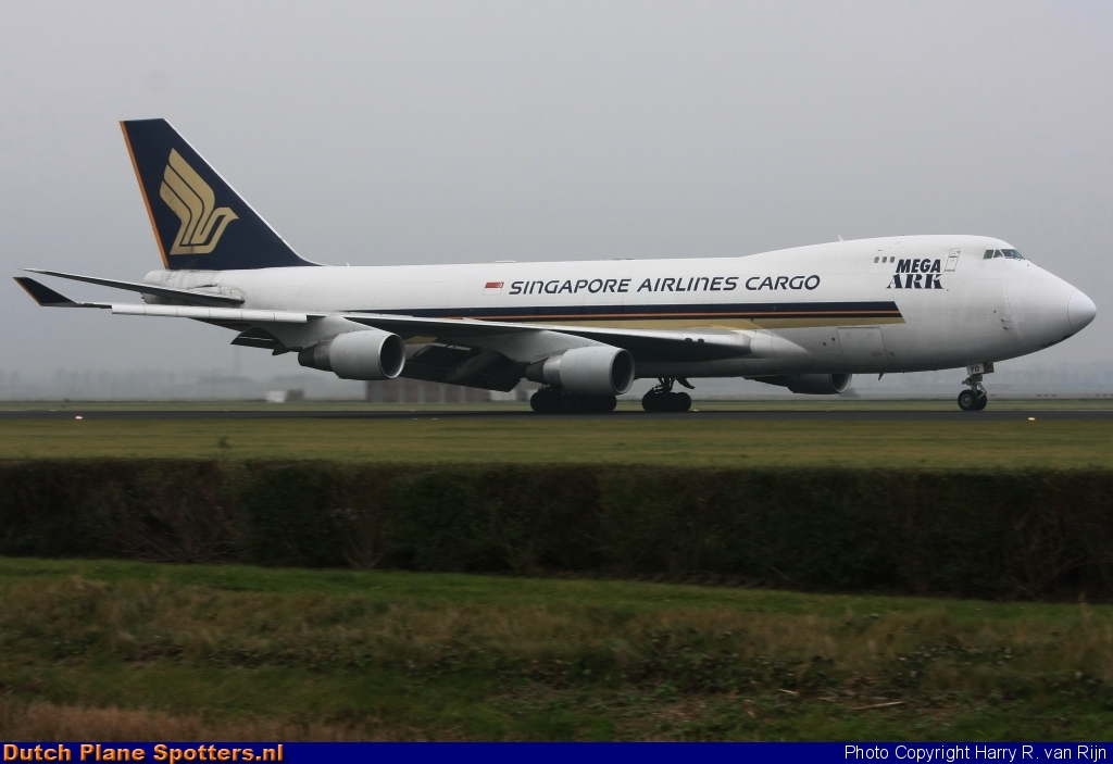 9V-SFD Boeing 747-400 Singapore Airlines Cargo by Harry R. van Rijn
