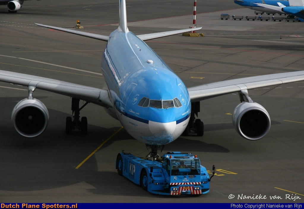 PH-AOL Airbus A330-200 KLM Royal Dutch Airlines by Nanieke van Rijn