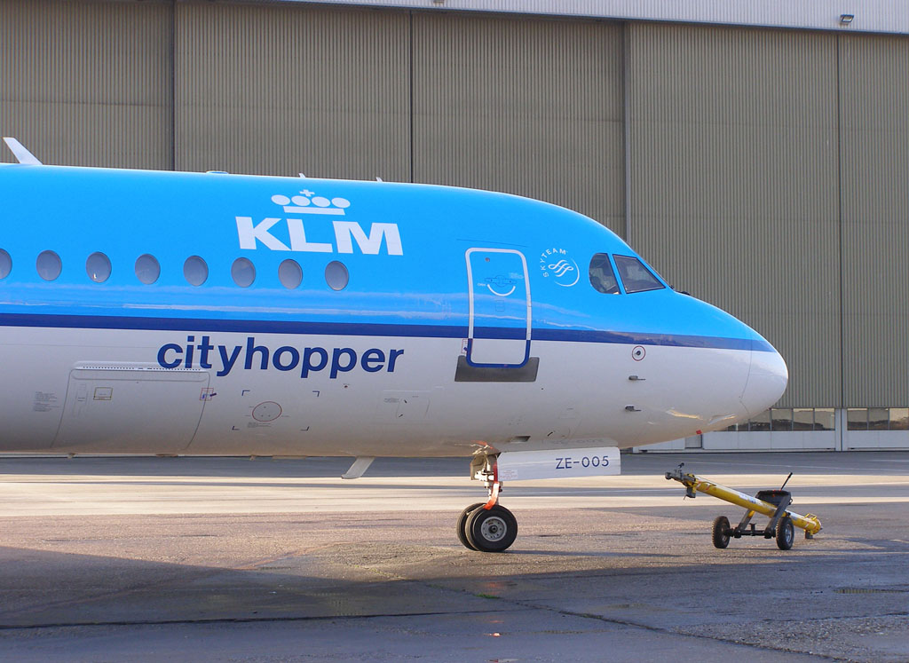 PH-KZE Fokker 70 KLM Cityhopper by Captainofthesky